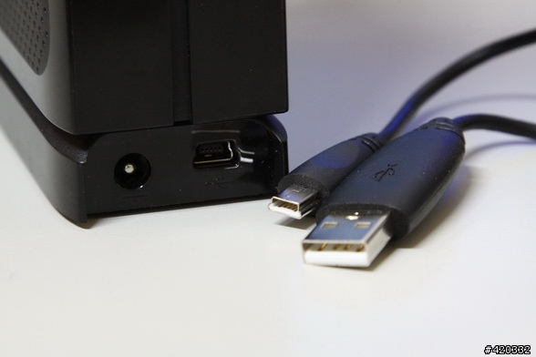 [開箱] 我也敗入大容量外接硬碟了 - Seagate FreeAgent GoFlex Desk
