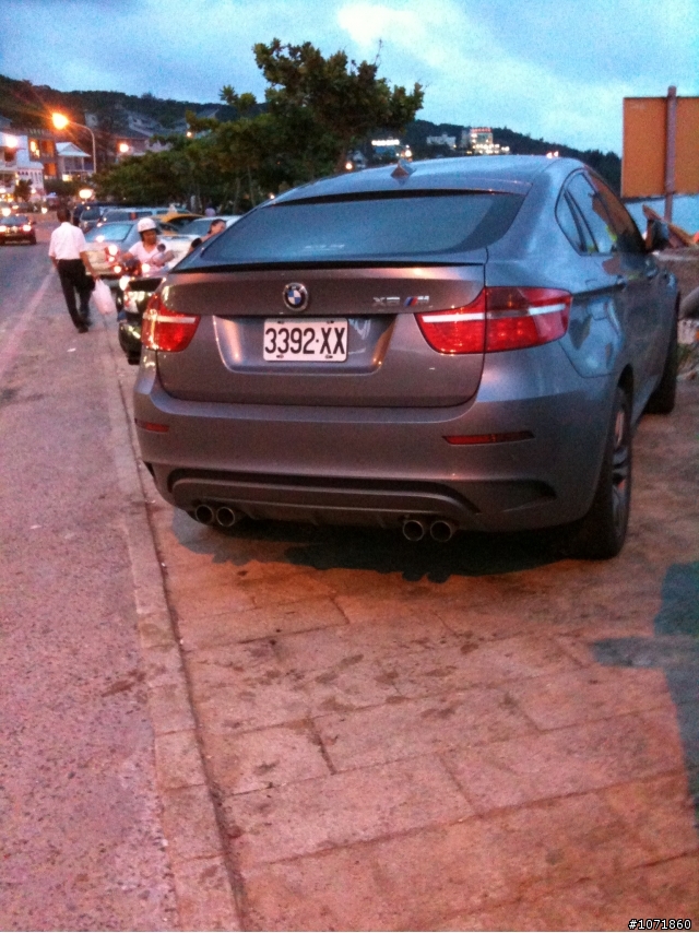 bmw x6m 開箱照.....彰化現場   加墾丁逛逛<i phone拍攝!抱歉有一點糢糊!@@>