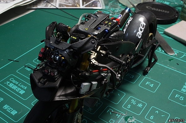 落落長之 YAMAHA YZR-M1 打造過程 (警告:圖多)