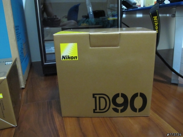 來囉來囉~~經過等待~~經過抉擇~~D90入手囉!!初開箱文~~獻上
