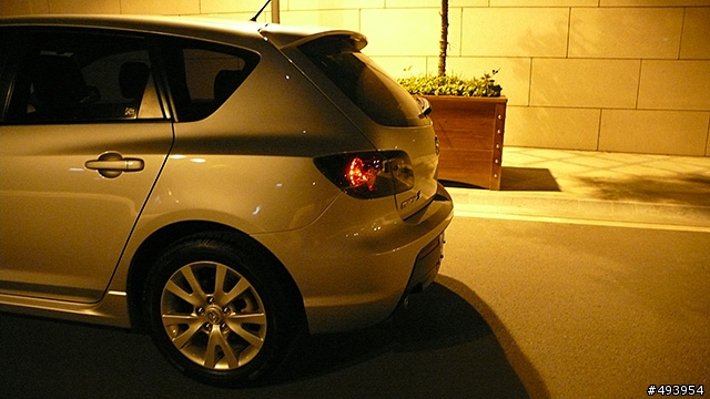 08款~Mazda3 5D 後霧燈更換作業!