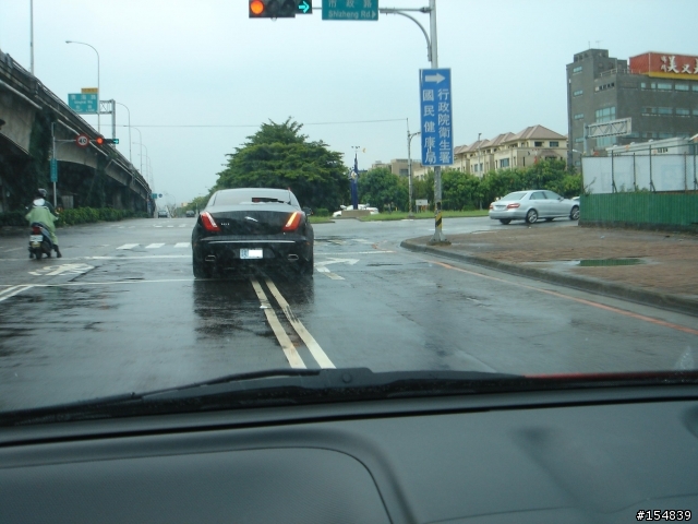 掛著試車牌的水豹