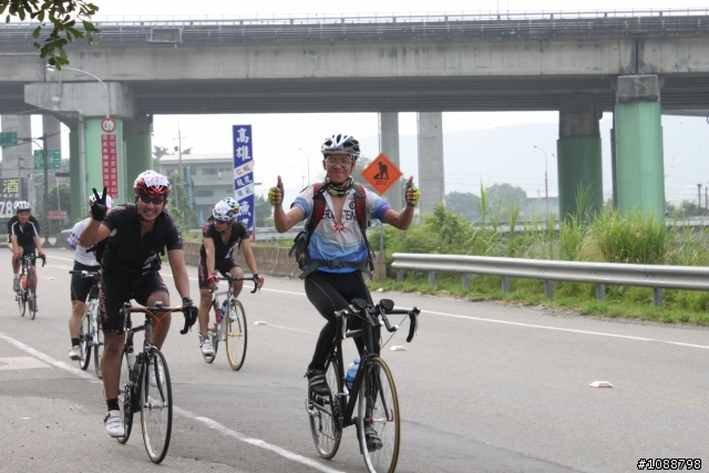 2010.09.03新增-2010.08.22 環台中100K拉力賽-車友照片(鯉魚潭轉140縣道&航空站補給站前)(持續新增中,請耐心等候~謝謝大家)