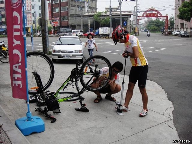 (照片)20100807林內坪頂龍過脈採龍眼行