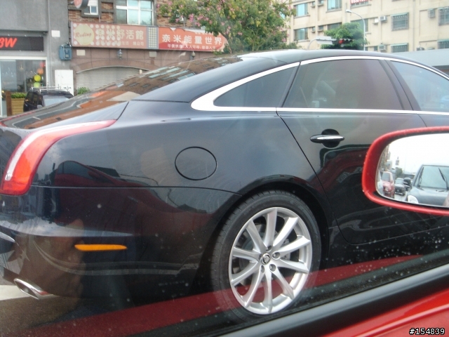 掛著試車牌的水豹