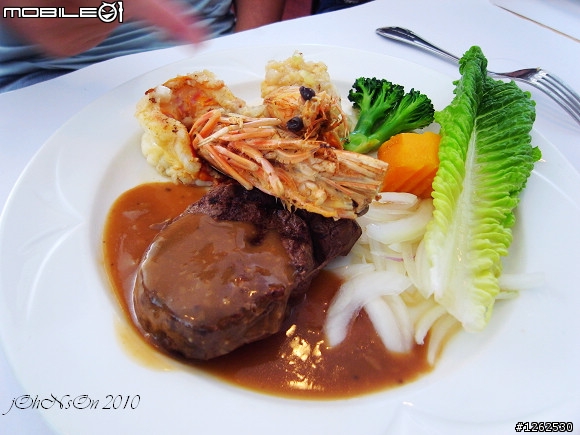 [食記]父親節大餐~紅洋蔥牛排館!!