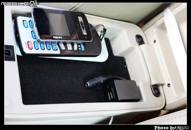 老車加裝RMVB播放盒+AUX IN
