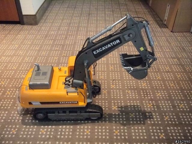 (開箱)等很久的大怪手-EXCAVATOR 1:12
