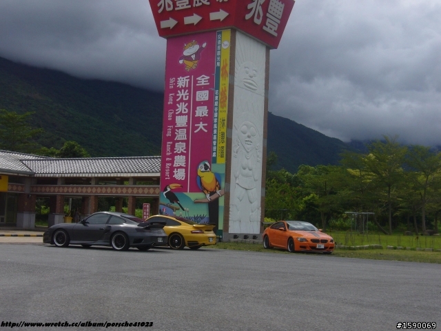 去花蓮玩遇到小車隊