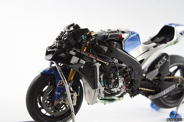 落落長之 YAMAHA YZR-M1 打造過程 (警告:圖多)