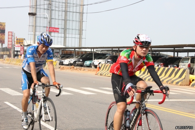 2010.09.03新增-2010.08.22 環台中100K拉力賽-車友照片(鯉魚潭轉140縣道&航空站補給站前)(持續新增中,請耐心等候~謝謝大家)