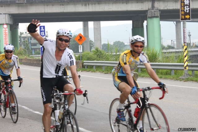 2010.09.03新增-2010.08.22 環台中100K拉力賽-車友照片(鯉魚潭轉140縣道&航空站補給站前)(持續新增中,請耐心等候~謝謝大家)