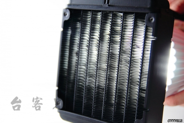Corsair H70來勢洶洶~台灣搶先開測