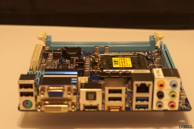 H55N-USB3 + Prolimatech Samuel 17 + Thermaltake Element Q = HTPC 迷你大合體...