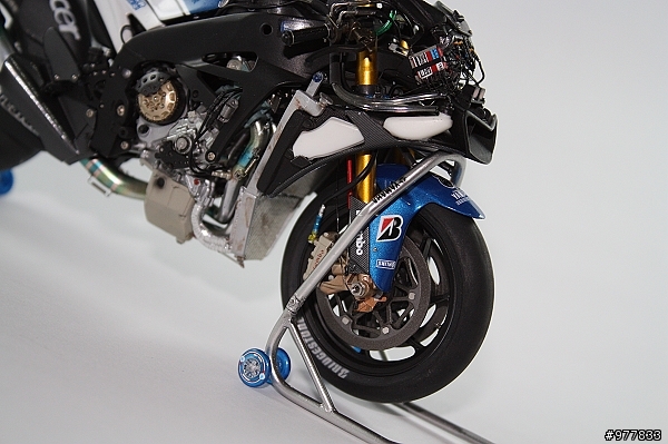 落落長之 YAMAHA YZR-M1 打造過程 (警告:圖多)