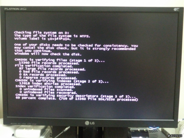 [求助]使用ICH10R晶片跑Raid0，怎麼會出現這情形呢?