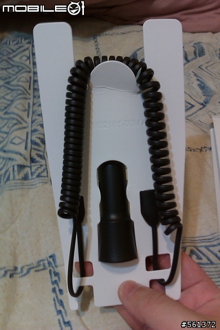 [分享]Aria贈品(HTC原廠車充)