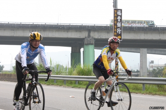 2010.09.03新增-2010.08.22 環台中100K拉力賽-車友照片(鯉魚潭轉140縣道&航空站補給站前)(持續新增中,請耐心等候~謝謝大家)