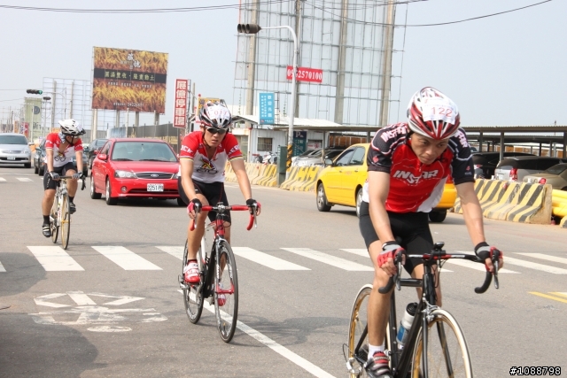 2010.09.03新增-2010.08.22 環台中100K拉力賽-車友照片(鯉魚潭轉140縣道&航空站補給站前)(持續新增中,請耐心等候~謝謝大家)