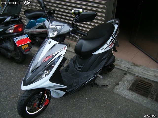 [分享]RX 110 EFI 上點菸座 & GPS & 殘念的HELLA蝸牛喇叭