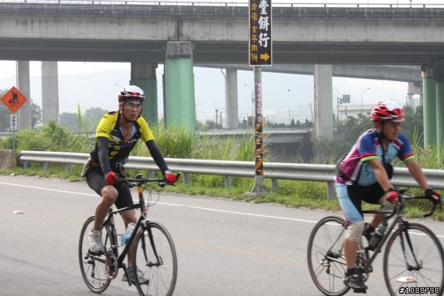 2010.09.03新增-2010.08.22 環台中100K拉力賽-車友照片(鯉魚潭轉140縣道&航空站補給站前)(持續新增中,請耐心等候~謝謝大家)