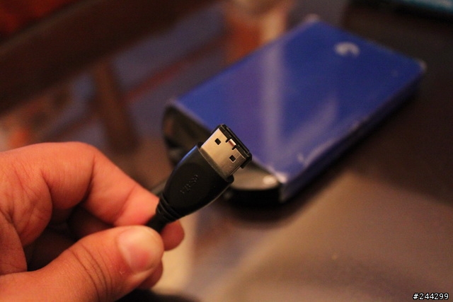 [心得分享] Seagate GoFlex行動硬碟 升級USB 3.0連接線 + 測速篇
