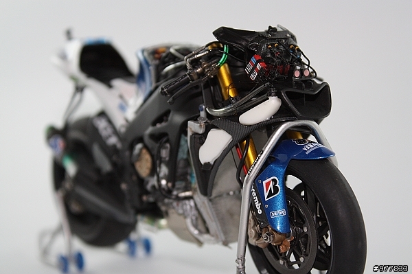 落落長之 YAMAHA YZR-M1 打造過程 (警告:圖多)
