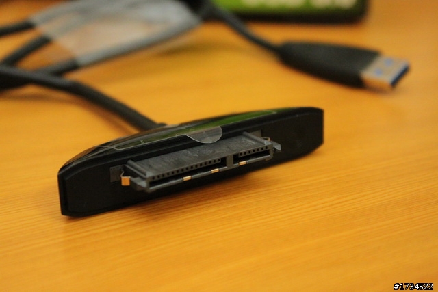 [開箱]推薦給雙系統使用者的2.5吋隨身硬碟Seagate FreeAgent GoFlex Pro