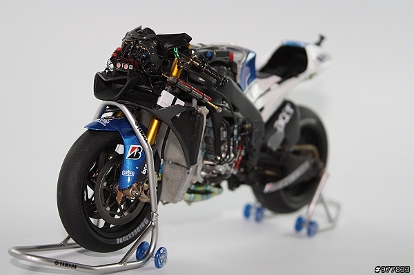落落長之 YAMAHA YZR-M1 打造過程 (警告:圖多)