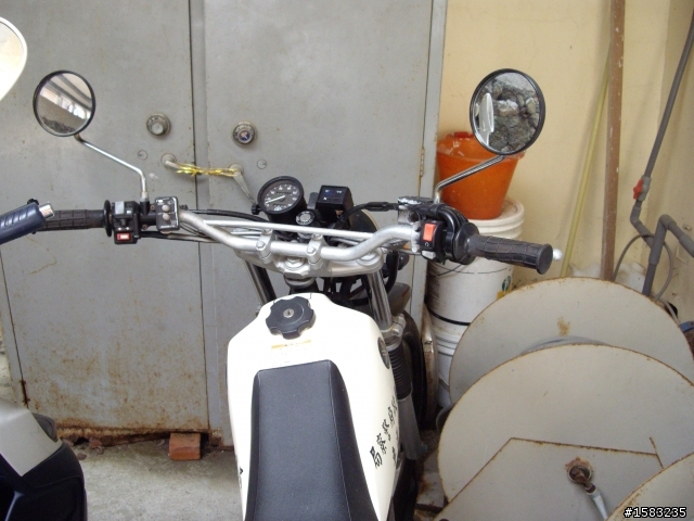 滑胎!警車!!在九份!!! YAMAHA