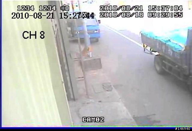 車被A到  監視器 影像模糊  求救~~