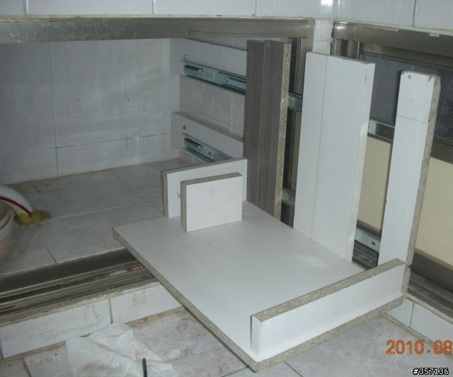 用系統櫃剩料 DIY 隱藏式垃圾桶...川湖新產品 3M89