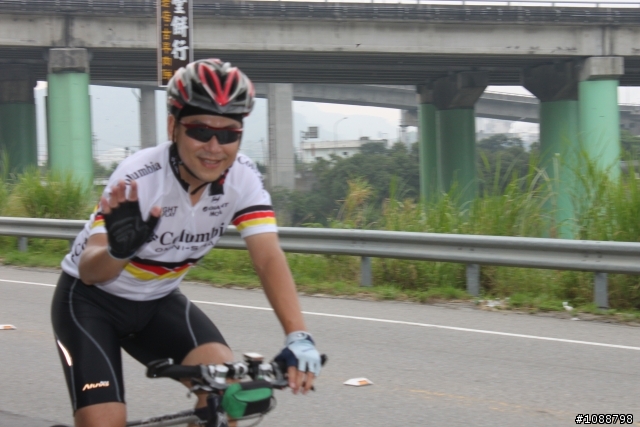 2010.09.03新增-2010.08.22 環台中100K拉力賽-車友照片(鯉魚潭轉140縣道&航空站補給站前)(持續新增中,請耐心等候~謝謝大家)