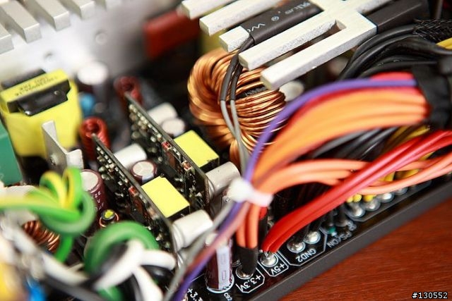[開箱]CoolerMaster金牌模組PSU 1200W 簡介及測式