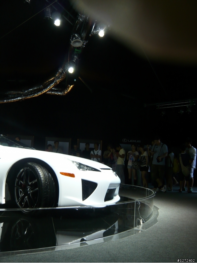 小弟拍的超跑    請大大們指教一下攝影技術