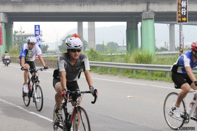 2010.09.03新增-2010.08.22 環台中100K拉力賽-車友照片(鯉魚潭轉140縣道&航空站補給站前)(持續新增中,請耐心等候~謝謝大家)