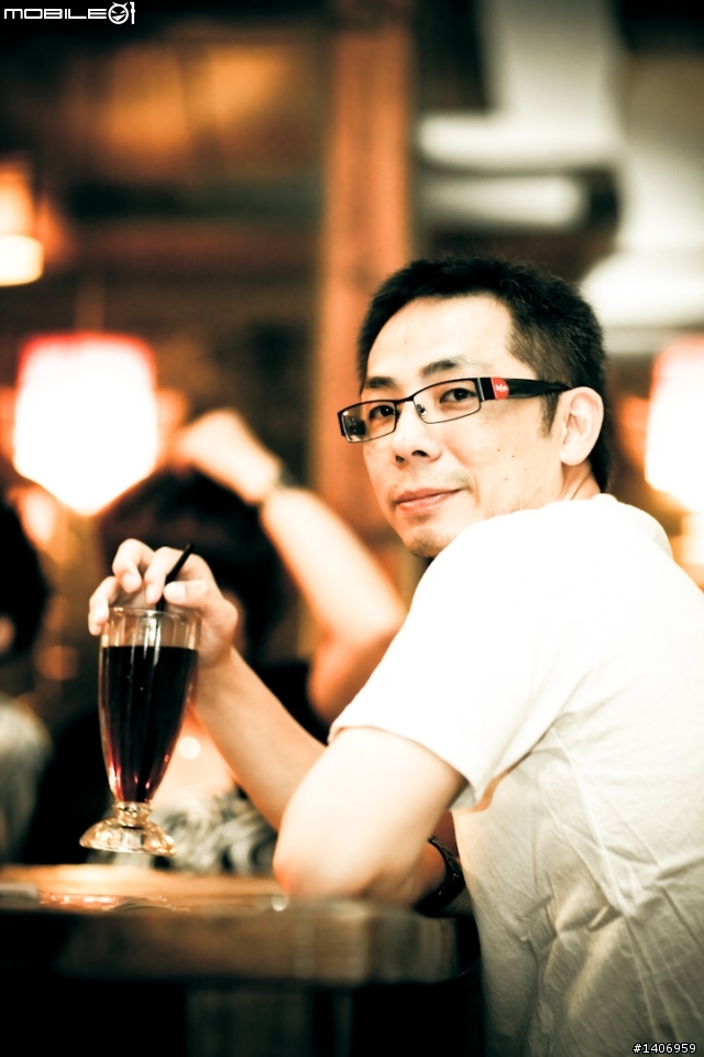 85L F1.2