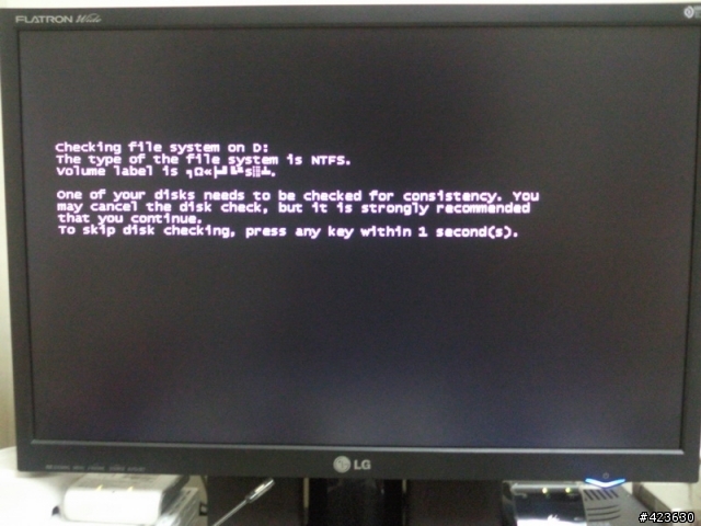 [求助]使用ICH10R晶片跑Raid0，怎麼會出現這情形呢?