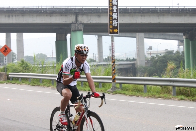 2010.09.03新增-2010.08.22 環台中100K拉力賽-車友照片(鯉魚潭轉140縣道&航空站補給站前)(持續新增中,請耐心等候~謝謝大家)