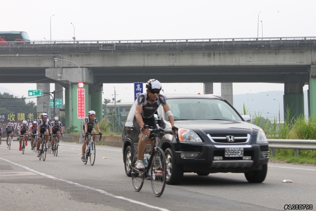 2010.09.03新增-2010.08.22 環台中100K拉力賽-車友照片(鯉魚潭轉140縣道&航空站補給站前)(持續新增中,請耐心等候~謝謝大家)