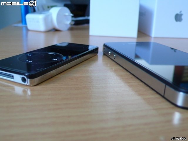 iPhone 4 + 保護殼 + 螢幕保護貼 (9/10 更新Apple原廠bumper)