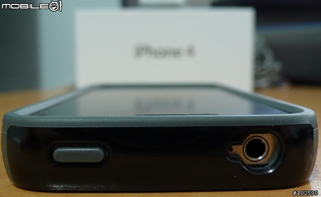 iPhone 4 + 保護殼 + 螢幕保護貼 (9/10 更新Apple原廠bumper)
