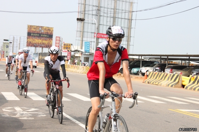 2010.09.03新增-2010.08.22 環台中100K拉力賽-車友照片(鯉魚潭轉140縣道&航空站補給站前)(持續新增中,請耐心等候~謝謝大家)
