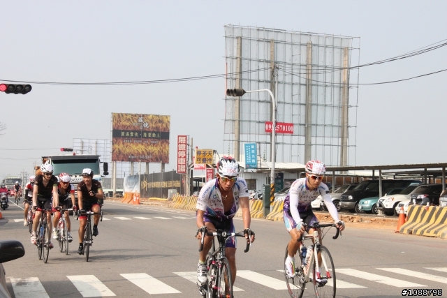 2010.09.03新增-2010.08.22 環台中100K拉力賽-車友照片(鯉魚潭轉140縣道&航空站補給站前)(持續新增中,請耐心等候~謝謝大家)