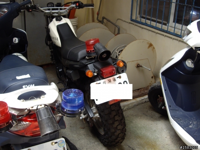 滑胎!警車!!在九份!!! YAMAHA