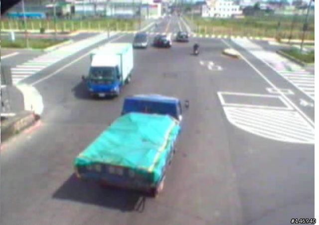 車被A到  監視器 影像模糊  求救~~