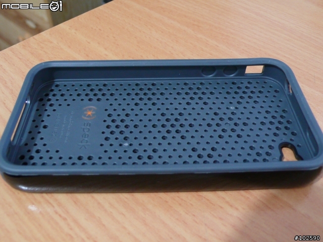 iPhone 4 + 保護殼 + 螢幕保護貼 (9/10 更新Apple原廠bumper)