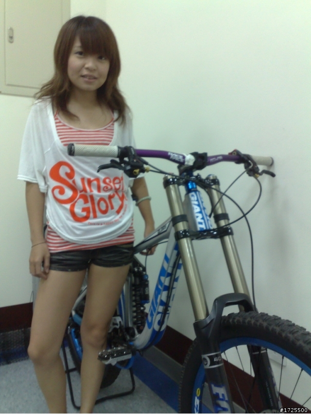 燃燒吧！下坡魂！2010 GIANT GLORY 開箱