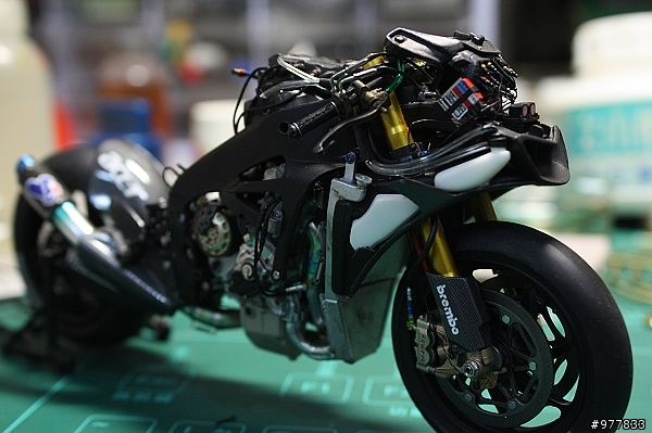 落落長之 YAMAHA YZR-M1 打造過程 (警告:圖多)