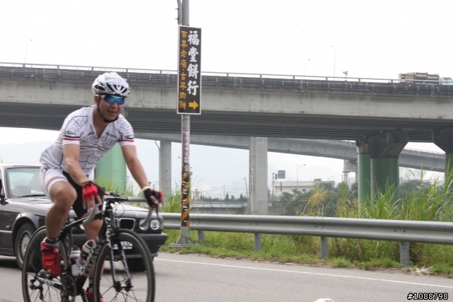 2010.09.03新增-2010.08.22 環台中100K拉力賽-車友照片(鯉魚潭轉140縣道&航空站補給站前)(持續新增中,請耐心等候~謝謝大家)